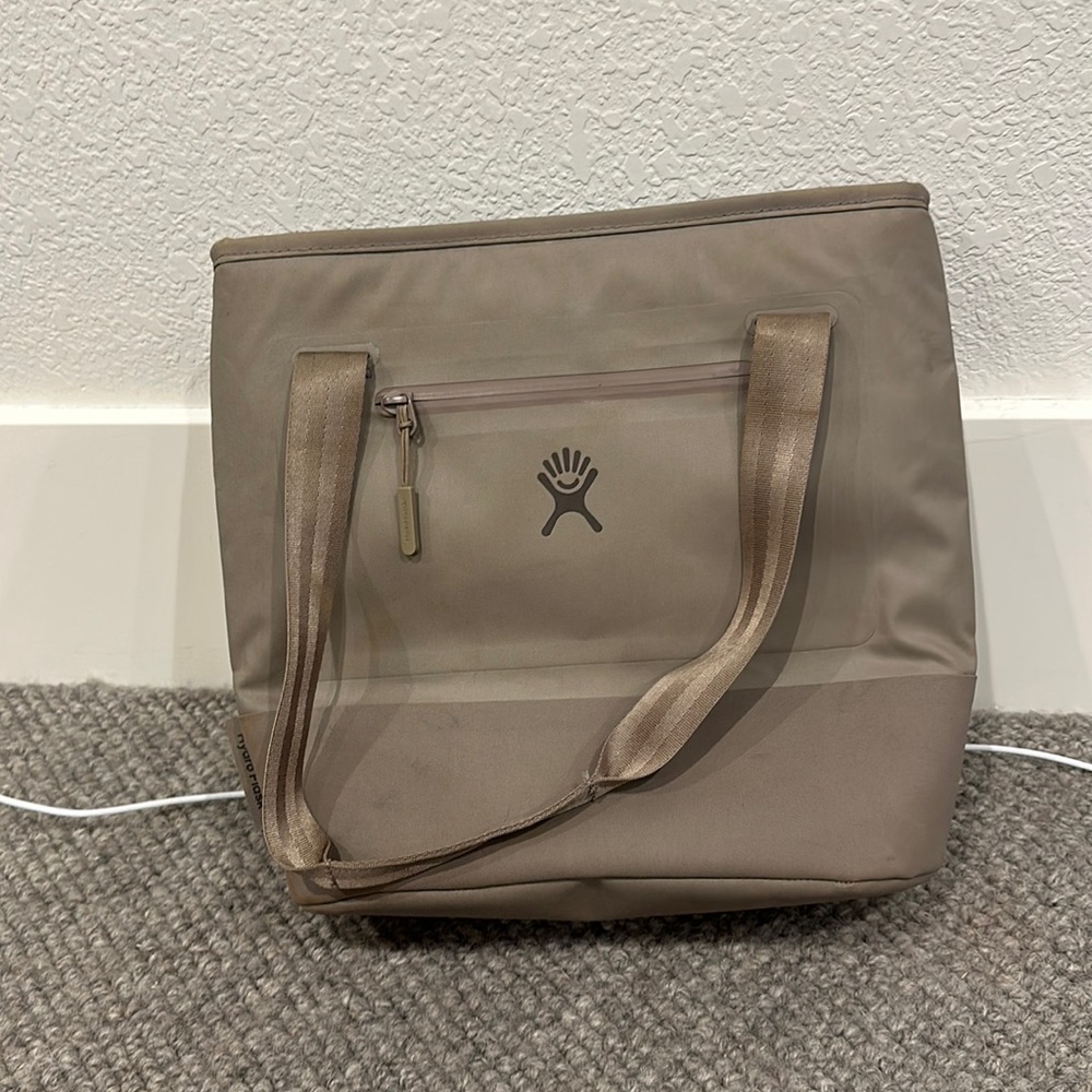 hydroflask cooler bag 8L